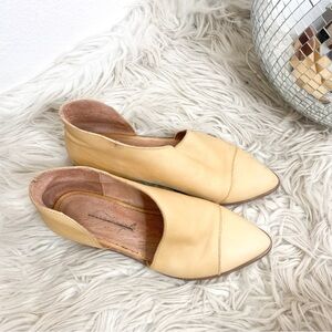 Free People Royale Leather Pointed Toe Ankle Bootie Flats in Natural